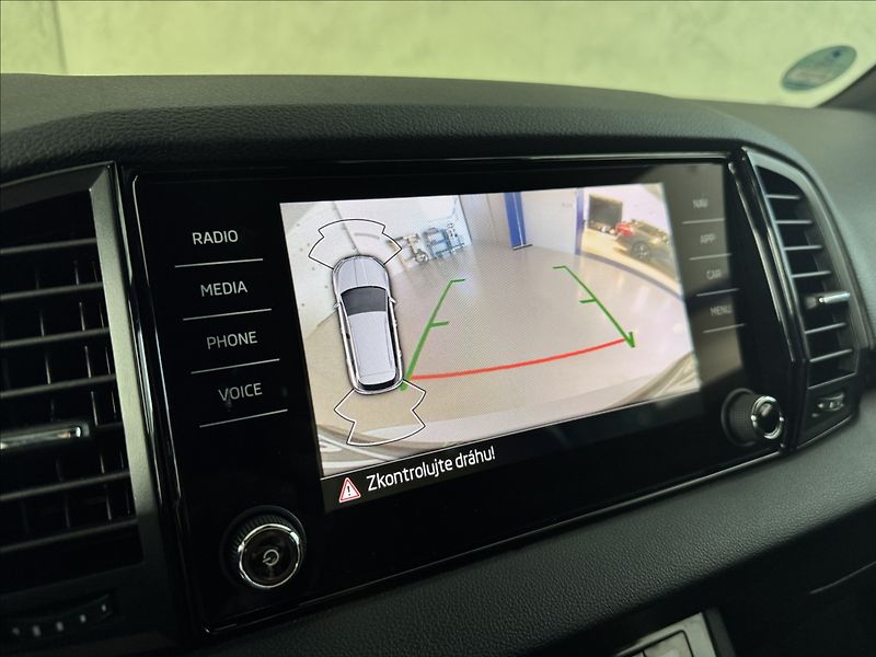 Škoda Karoq 2,0 TDi  Sportline LED Virtual - fotka 33 z 47