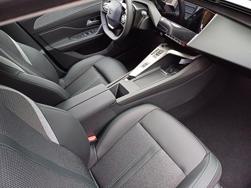 Peugeot 308 (2026) SW ALLURE BlueHDi 130 EAT8  - fotka 8 z 21