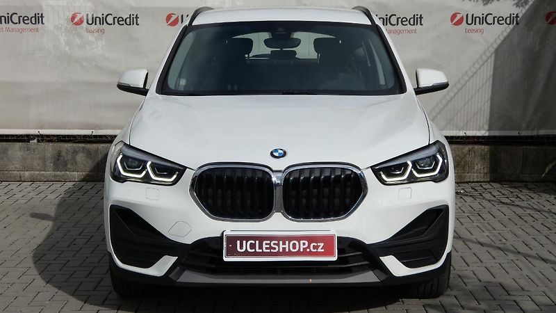 BMW X1 s Drive18d - fotka 2 z 24