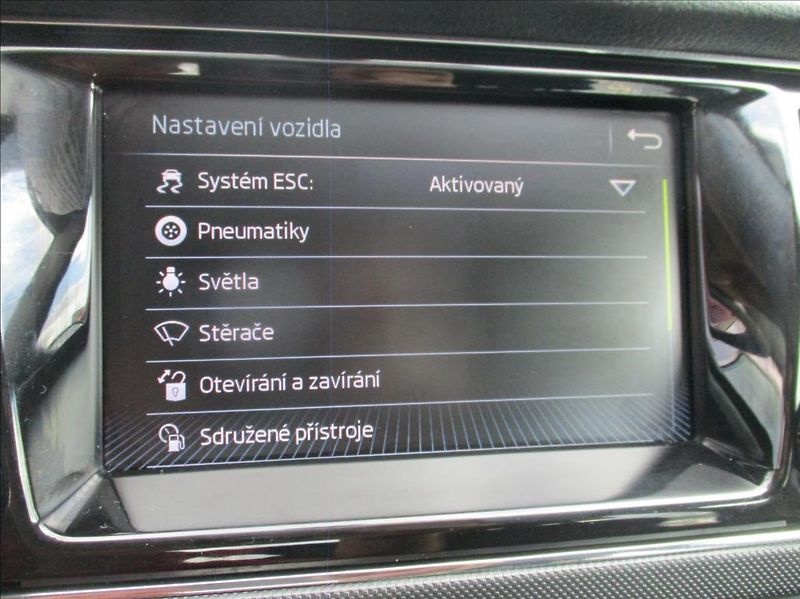 Škoda Fabia 1,0 TSI, servis,DPH,1.maj,CZ, - fotka 26 z 43