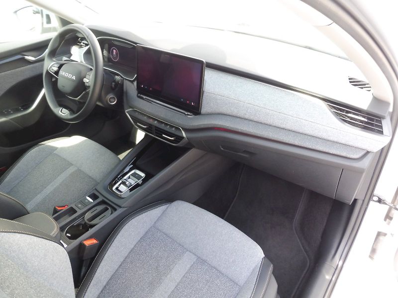 Škoda Octavia (2025) Combi Top Selection 2,0 TDI 11 - fotka 8 z 29