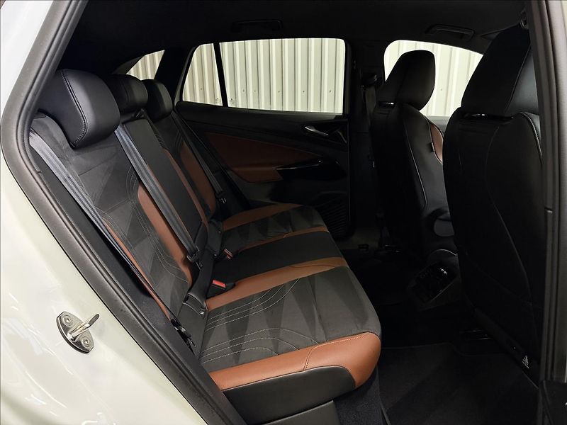 Volkswagen ID.4 150kW PRO PF. TAŽNÉ MATRIX LED - fotka 35 z 41