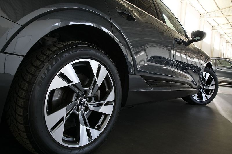 Audi e-tron 55 300kW Matrix Kessy Tažné - fotka 13 z 46