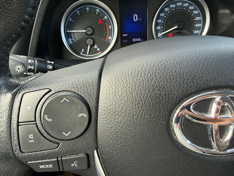 Toyota Corolla 1.6 VVT-i Active LED TREND+ - fotka 17 z 28