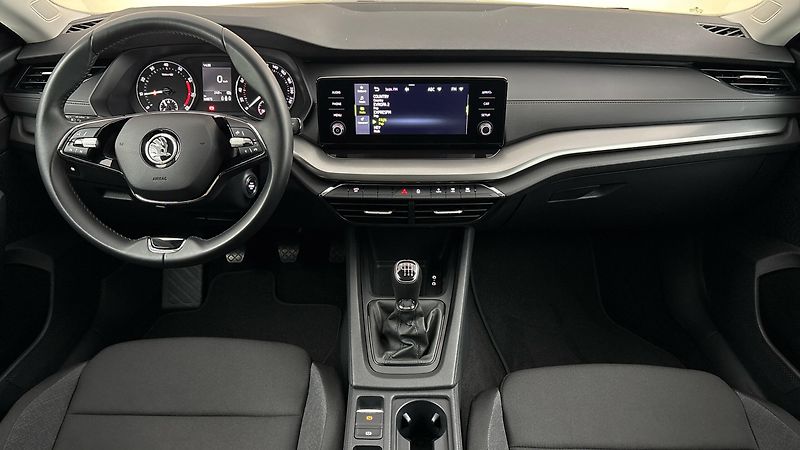Škoda Octavia 1.0 TSI Active - fotka 8 z 23