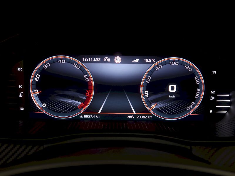Škoda Kamiq (2025) MONTE CARLO 1.0TSI 85KW PANORA - fotka 18 z 38