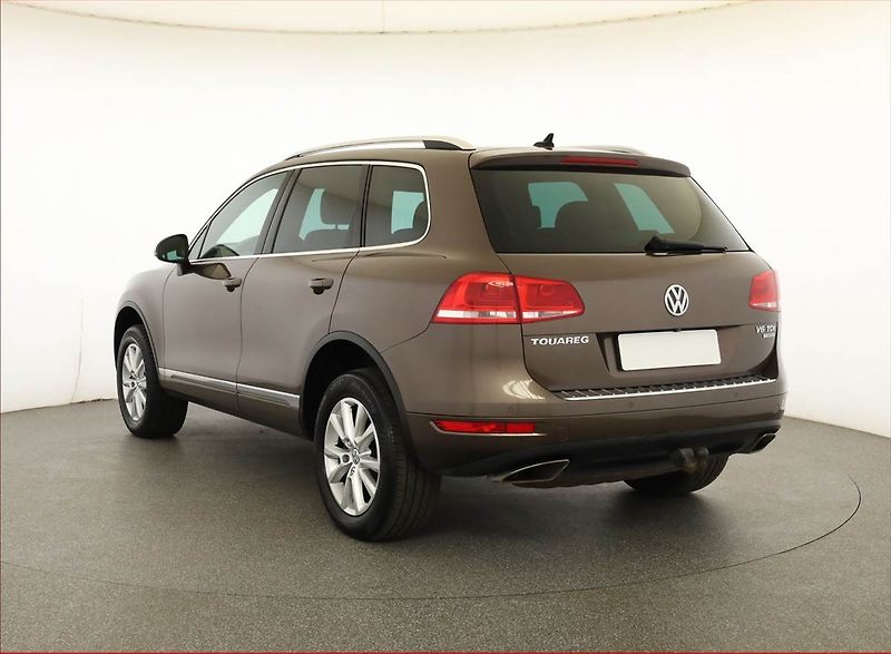 Volkswagen Touareg (2011) 3.0 TDI, 4X4, Automat - fotka 4 z 21