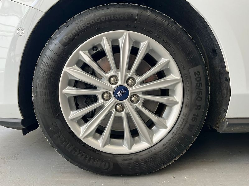 Ford Focus 2.0 EB Titanium manuál 110kW - fotka 50 z 76