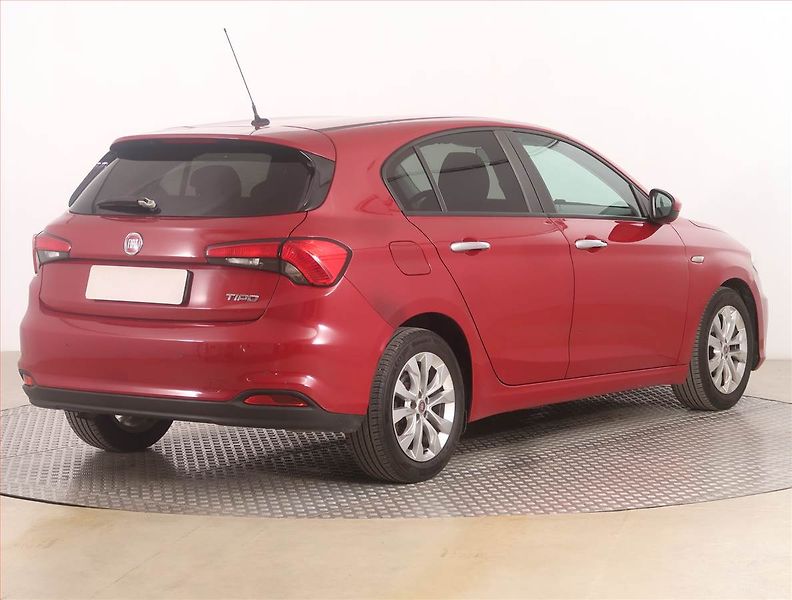 Fiat Tipo (2017) 1.4 16V, Serv.kniha, Navi - fotka 5 z 13
