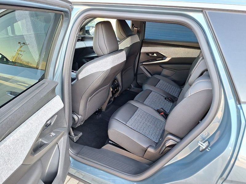 Peugeot 5008 (2026) ALLURE Hybrid 145 e-DCS6 - fotka 10 z 19
