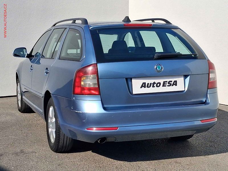 Škoda Octavia (2012) 1.6 TDI, ČR, AC, temp, tažné - fotka 6 z 16
