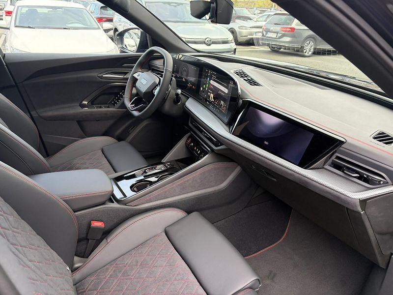 Audi Q5 2.0TDi 150kW S-Line quattro - fotka 7 z 21