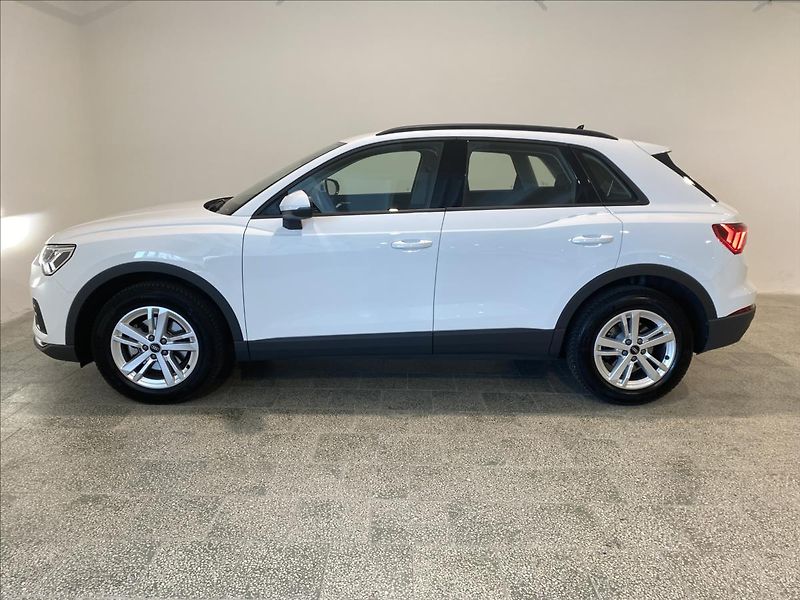 Audi Q3 1,5 35 TFSI S tronic - fotka 3 z 24
