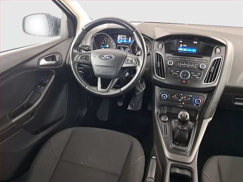 Ford Focus (2017) 1.6 i, Serv.kniha - fotka 7 z 19
