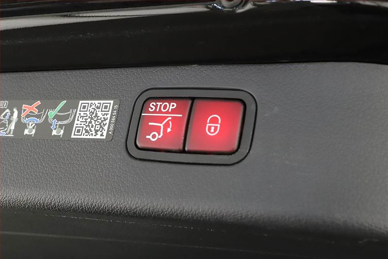 Mercedes-Benz Třídy C (2023) C 300 4MATIC - fotka 21 z 22