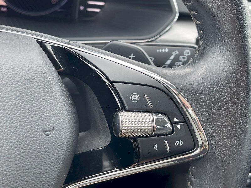 Škoda Superb (2022) 2.0 TDI 110kW DSG Style Plus c - fotka 11 z 34