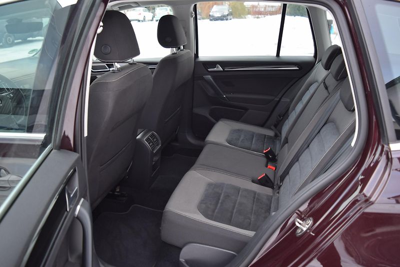 Volkswagen Golf Sportsvan (2018) 1.4TSI 92kw HIGHLINE BMT NAVI - fotka 15 z 50