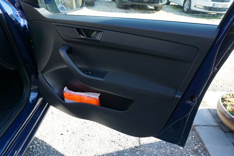 Škoda Fabia (2017) 1,0 1.Majitelka NOVÉ V ČR - fotka 27 z 29