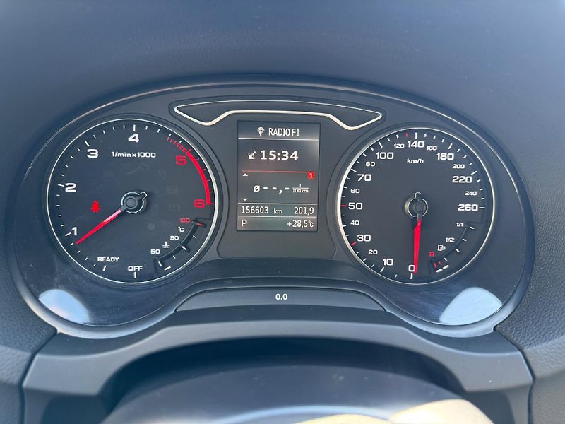 Audi A3 1,6 TDI Sportb automat - fotka 14 z 15