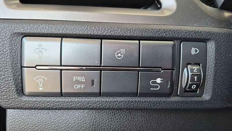 SsangYong Korando Style 1,5 GDI 4x4 120KW - fotka 21 z 25