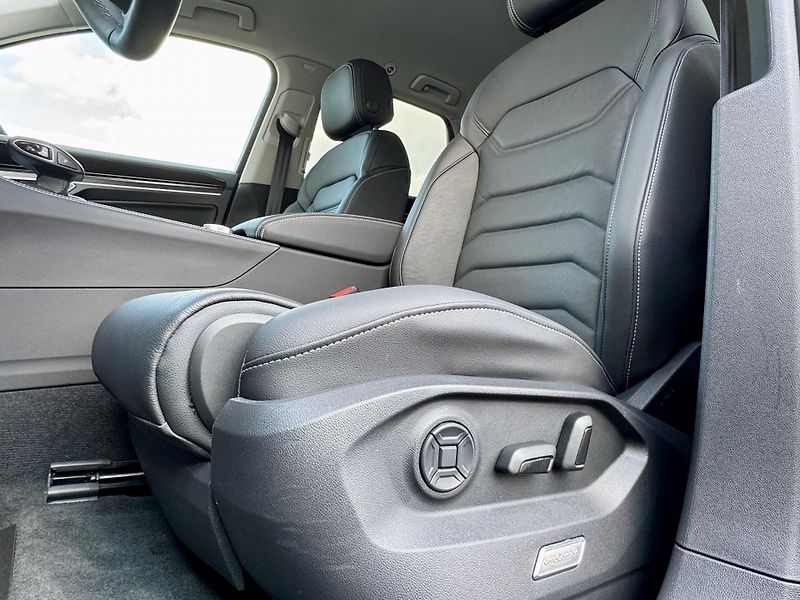 Volkswagen Touareg (2024) Model 2025, Kůže, VZDUCH,Tažné - fotka 11 z 40