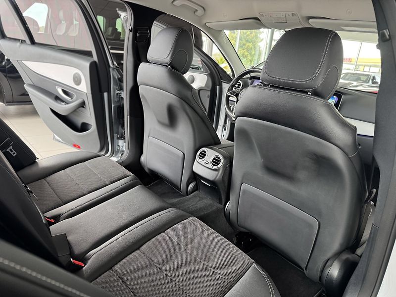 Mercedes-Benz Třídy E 300e 235kW*Webasto*Tažné*DPH - fotka 18 z 41