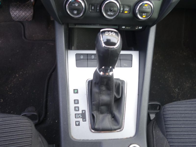 Škoda Octavia (2016) Combi Style 2.0 TDi DSG Xenony - fotka 15 z 17