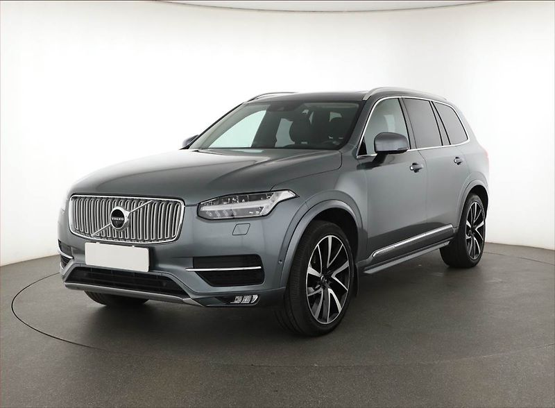 Volvo XC90 (2017) D5 AWD - fotka 2 z 21