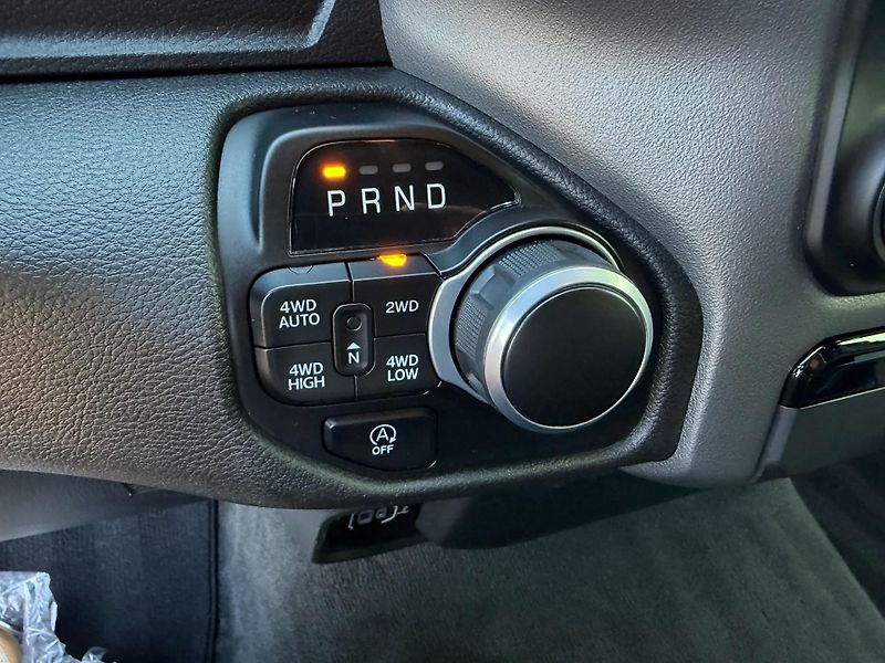 Dodge RAM (2022) +WINCHER+ROUGH COUNTRY+6 míst+ - fotka 21 z 23