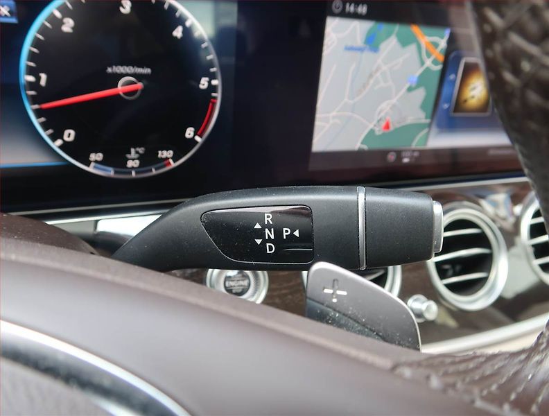 Mercedes-Benz Třídy E (2018) E 350 d 4MATIC - fotka 13 z 17