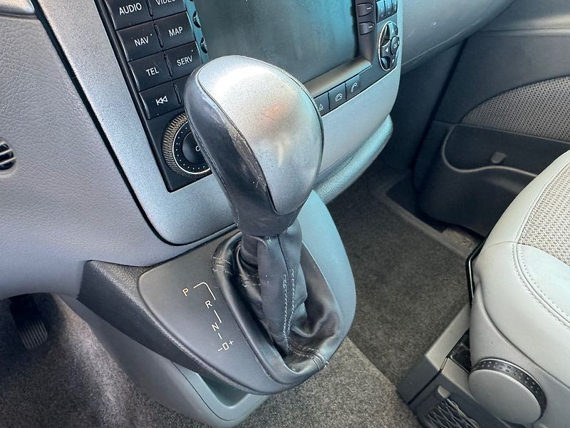 Mercedes-Benz Viano (2007) 2,2CDi 4x4 Steyr 7 míst - fotka 18 z 50