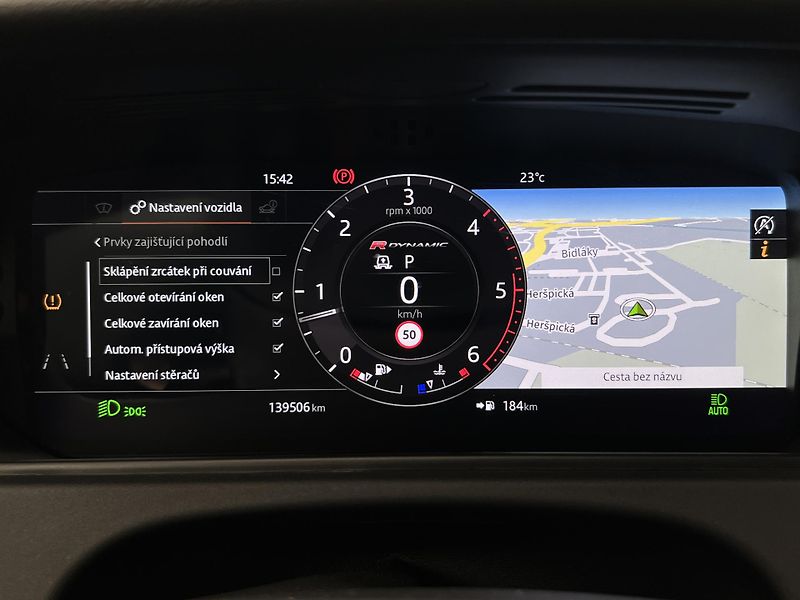 Land Rover Range Rover Velar D300 SE AUT - fotka 42 z 53