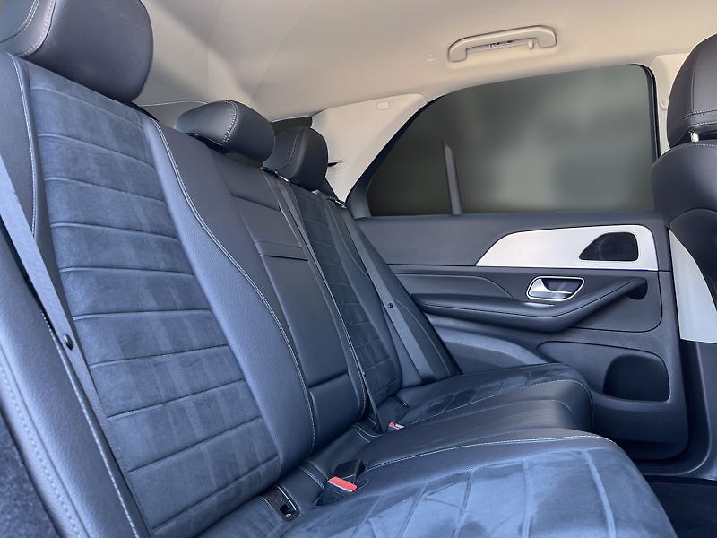 Mercedes-Benz GLE 350d 4MATIC AMG Line - fotka 20 z 21