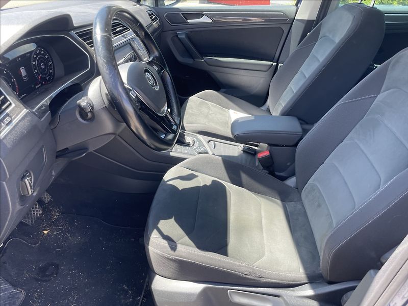 Volkswagen Tiguan 2,0 TDi 110kw 4-Motion Tažné L - fotka 7 z 35