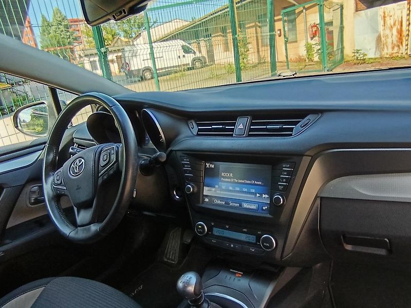 Toyota Avensis (2016) 2,0D, 105kW,  - fotka 8 z 13