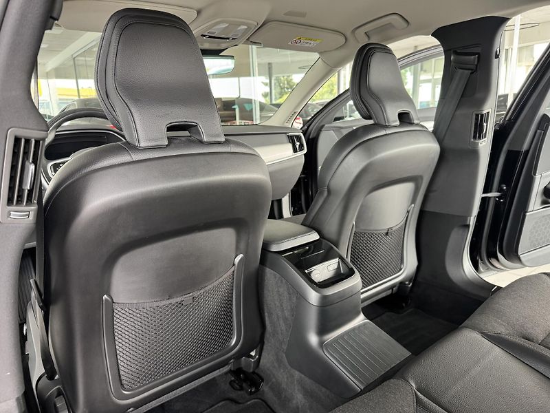 Volvo V90 T6 AWD*Recharge*KeyLess*Tažné - fotka 15 z 37
