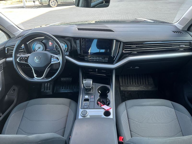 Volkswagen Touareg V6 3.0 TDI 170kW 4MOTION 8TT - fotka 11 z 12