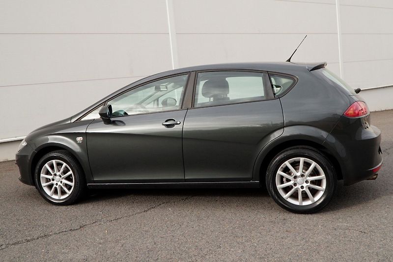 Seat Leon (2011) 1.2 TSi 77kW STYLE - fotka 12 z 28