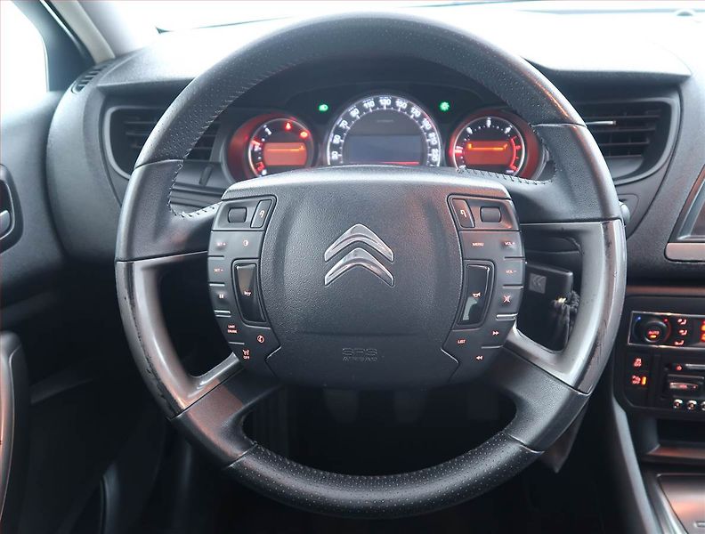 Citroën C5 (2014) 1.6 HDi, nová STK, slušný stav - fotka 15 z 18