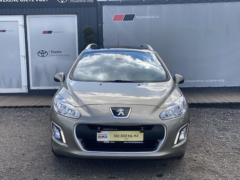 Peugeot 308 1.6i, ČR, manual, tažné - fotka 3 z 11