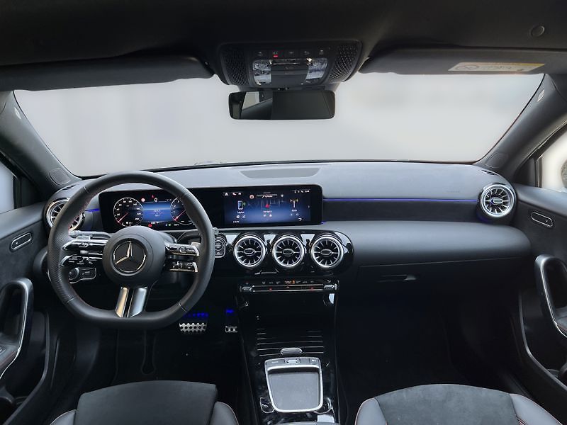 Mercedes-Benz Třídy A A-Třída 200 AMG Night - fotka 14 z 18