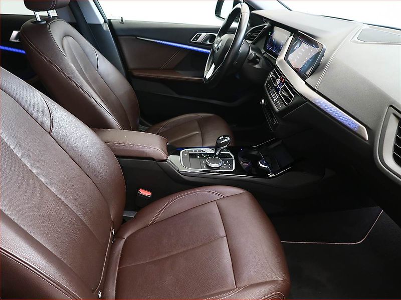 BMW Řada 2 (2020) 218i Gran Coupé - fotka 9 z 18