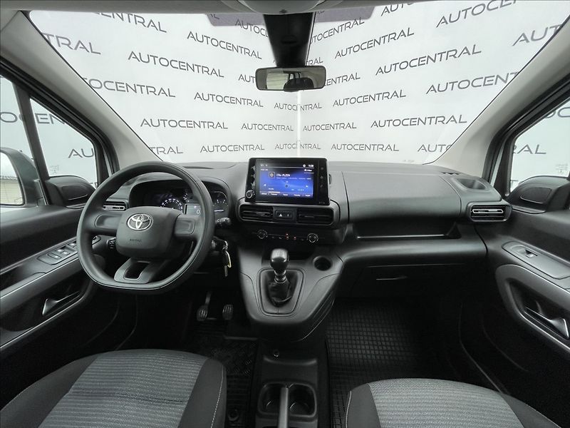 Toyota ProAce City Verso 1,2 i,81kW,STK 2/28 - fotka 16 z 21