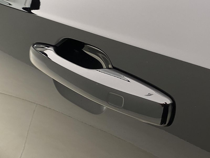 Volvo XC90 (2026) T8 AWD Plug-in DARK ULTRA - fotka 20 z 76