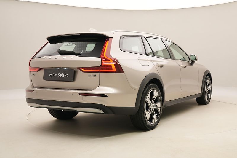 Volvo V60 CC B4 AWD CORE AUT CZ - fotka 12 z 54
