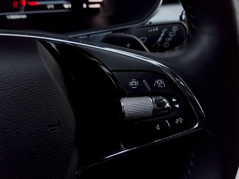 Škoda Superb (2023) Combi 2,0 Tdi 147 Kw DSG - fotka 31 z 38
