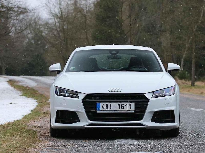 Audi TT Coupé quattro.