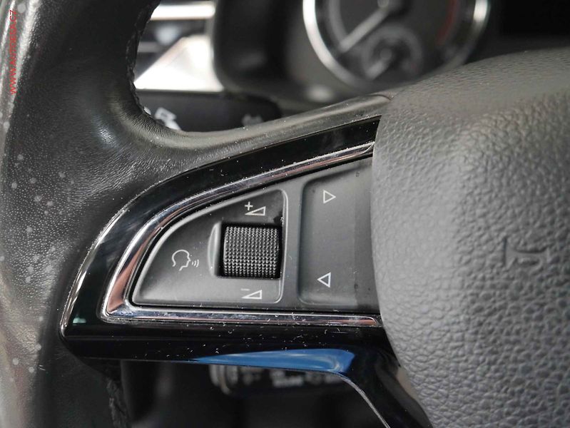 Škoda Scala (2019) 1.0TSi, 2.maj,ČR, Style, LED - fotka 14 z 22