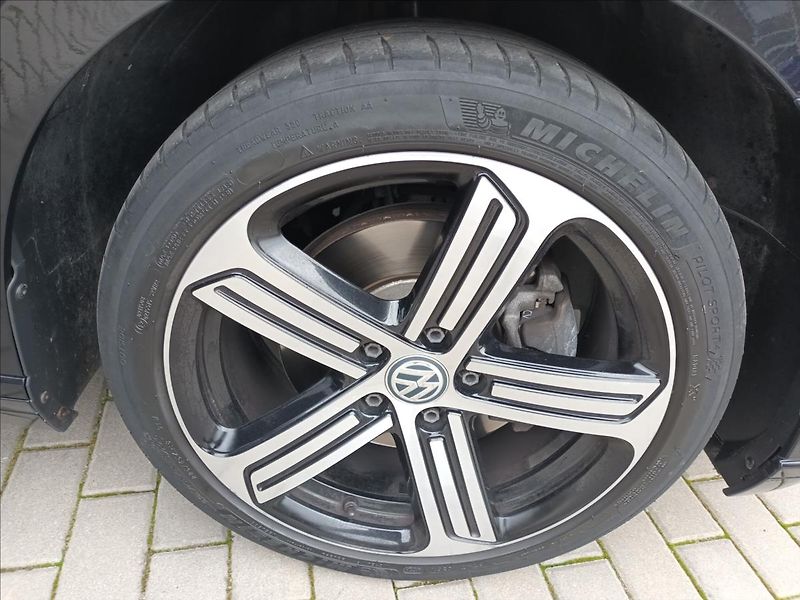 Volkswagen Passat 2,0 TDI,110KW,RADAR,LED, - fotka 23 z 47