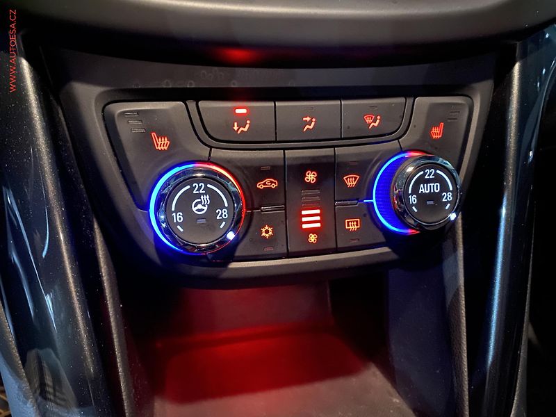 Opel Zafira (2014) 2.0 CDTi, ČR, Bixen, navi - fotka 14 z 18